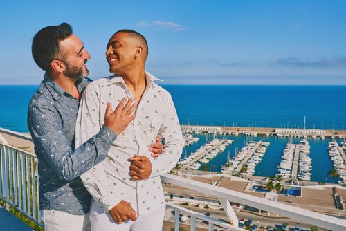 Passeio de casal gay