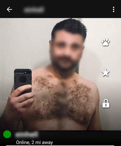 Perfil masculino no Scruff